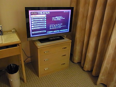 大型液晶テレビ
