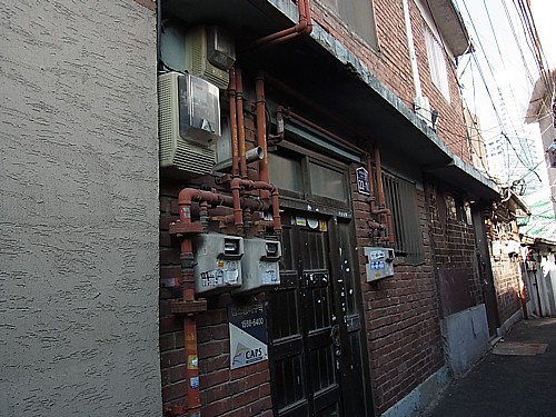 住宅街を歩く