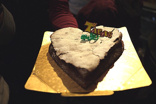 お祝いケーキ