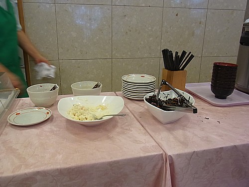 朝食無料