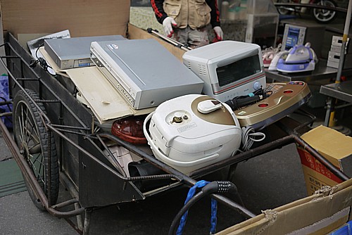 おばけ市場