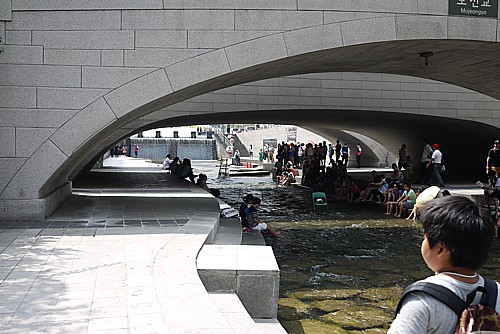 清渓広場