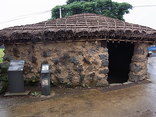 石垣の村