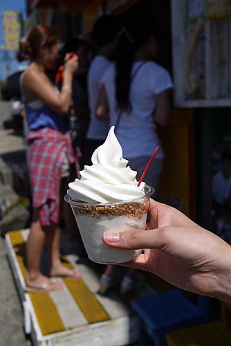 ピーナッツ入りソフトクリーム