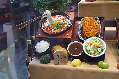 悩む