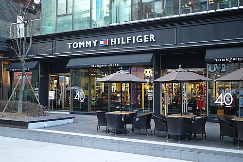 TOMMY HILFIGER