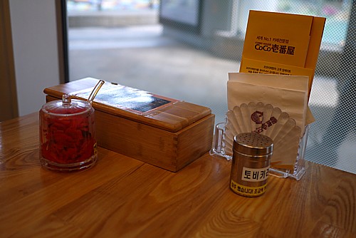 混んでいる店内