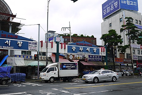 中央市場ではない