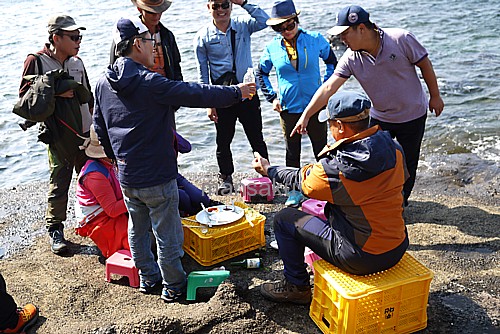 海辺で宴会