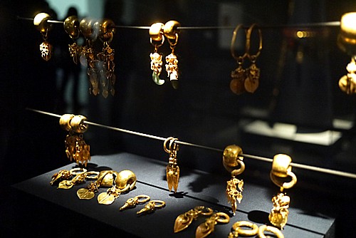 金の装飾品