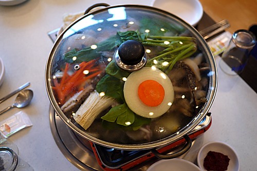 鍋に目玉焼き