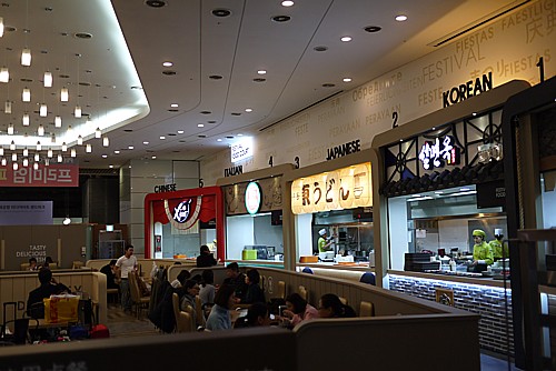 フードコート