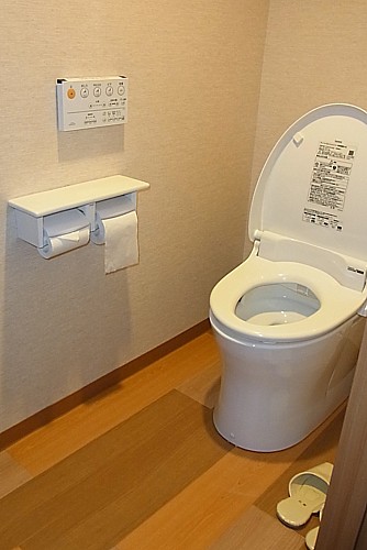 シャワートイレ