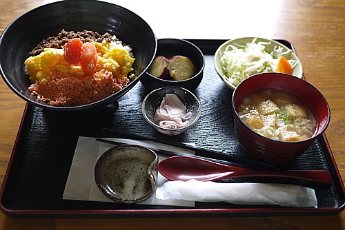 三食丼定食