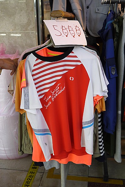 Tシャツ