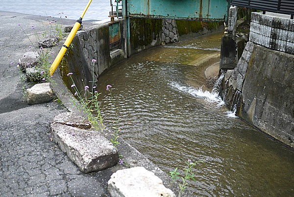 水の流れ
