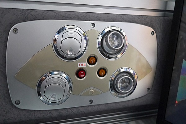 降車ボタン