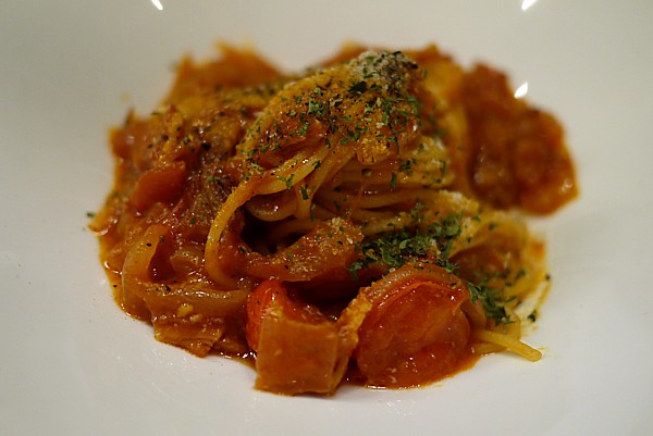 トマトソースパスタ