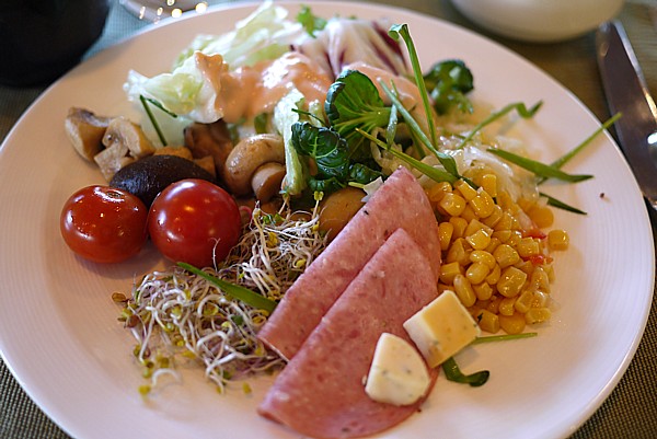 朝食