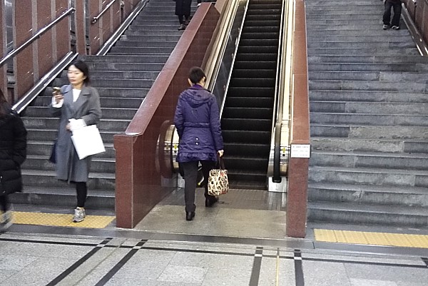 エスカレーター