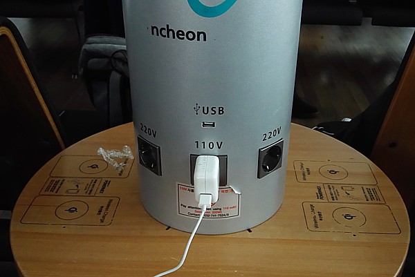 ワイヤレス充電Qi対応
