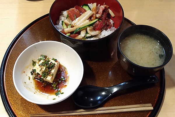 海鮮まなない丼