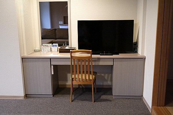 大型テレビ