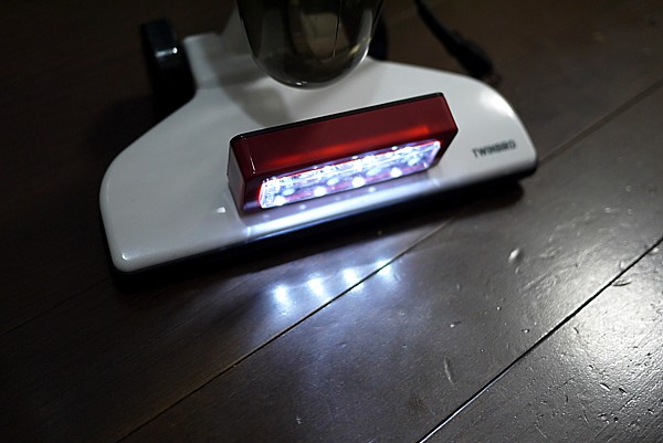 LEDライト付き掃除機