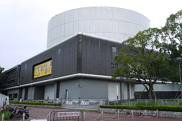 国立民族学博物館