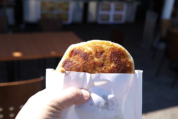 固焼き豚まん