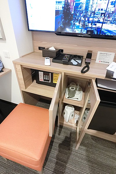 背もたれ無し