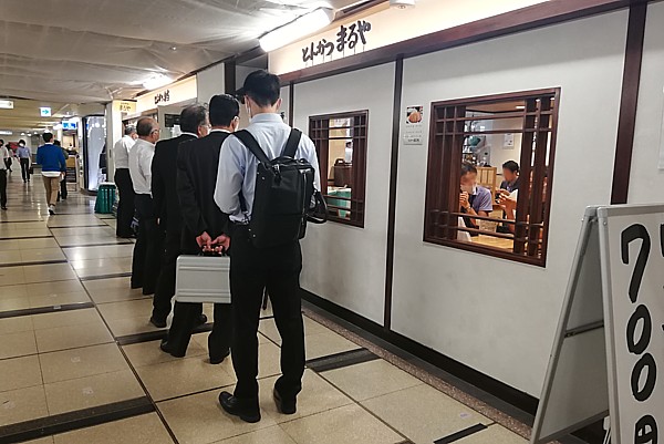 とんかつが安く行列ができる店