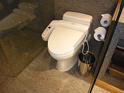 ウォシュレット完備