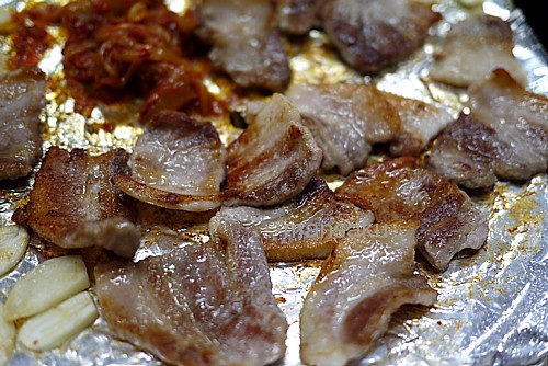 カリカリ豚肉