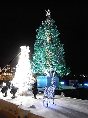 船上のクリスマスツリー