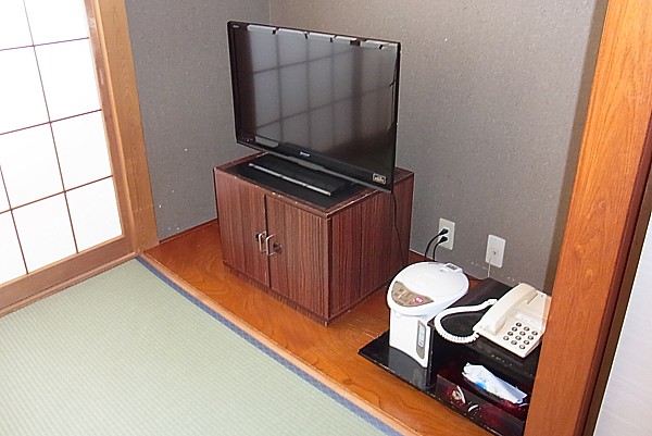 大型液晶テレビ