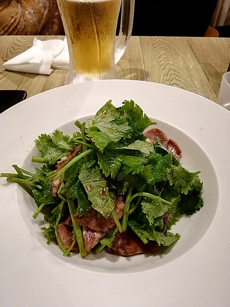 ラム肉パクチー合え