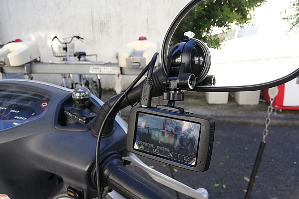 安価な車用ドライブレコーダー